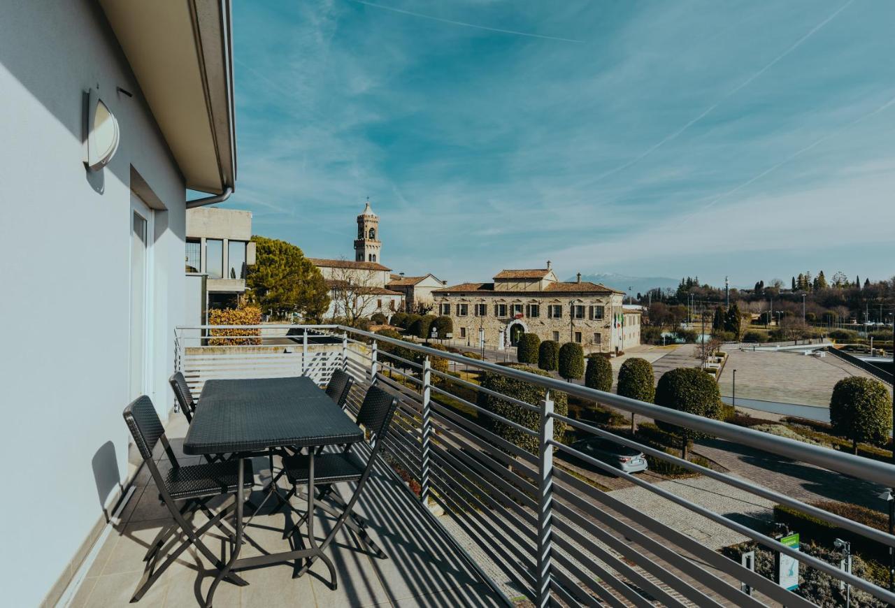 The Attico Apartment Padenghe sul Garda Ngoại thất bức ảnh